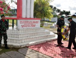 Sambut Hari Juang TNI AD Ke-79, Dandim Merauke dan Anggota Serta Persit Ikuti Ziarah Rombongan