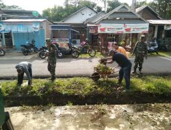 Personel Koramil-05/Sinjai Selatan Kodim 1424/Sinjai Gelar Karya Bakti Pembersihan Pasar Dalam Rangka Peringatan Hari Juang TNI AD Tahun 2024