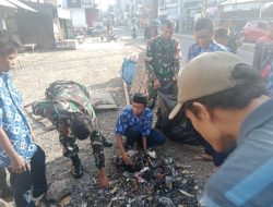 Babinsa Koramil-06 Kodim 1404/Pinrang Bersama Siswa-siswi Kerja Bakti Bersihkan Pasar