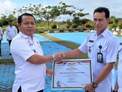 Kalapas Banjarbaru Serahkan Penghargaan WBK 2024,  Pacu Motivasi Petugas dalam Berkinerja