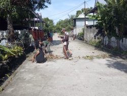 Koramil-02/Mattiro Sompe Kodim 1404/Pinrang Gandeng Warga Kerja Bakti Membersihkan Saluran Air