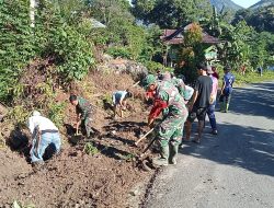 Semangat Gotong Royong, Koramil 02 Enrekang Gelar Karya Bhakti Bersihkan Selokan