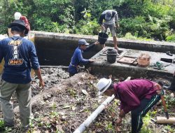 Cegah Banjir dan Wabah Penyakit, Koramil-03 Kodim 1404/Pinrang bersama Warga Kerja Bakti Pembersihan Saluran Air