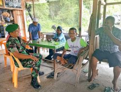 Kedekatan dengan Warga: Babinsa Pulo Glumpang Tiro Bangun Harmoni melalui Komsos