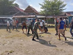 Ciptakan Lingkungan Sehat, Personel Posramil Tellulimpoe Kodim 1424/Sinjai Gelar Karya Bakti Pembersihan Pasar