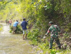 Babinsa Lamatti Riawang, Pos Ramil 01/Bulupoddo Kodim 1424/Sinjai Gelar Karya Bakti Pembersihan Kiri Kanan Jalan