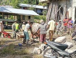 Babinsa Koramil 16/Tangse Bersama Warga Desa Pulo Baro Gotong Royong Pengecoran Pondasi Teras Masjid