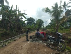 Wujud Nyata Babinsa Mattampa Walie Koramil 09/Lapri Gotong Royong Pada Pembangunan Talud