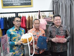 Ada Produk Karya Warga Binaan di Pasar Baru Bandung! Sesditjenpas Resmikan Toko Pojok Hasil Karya WBP