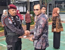 Dedikasi Diapresiasi! Pegawai Teladan Rutan Kelas IIB Pelaihari Terima Penghargaan