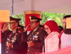 Momen Bersejarah: Upacara Penurunan Bendera di HUT ke-80 RI di Kabupaten Bone