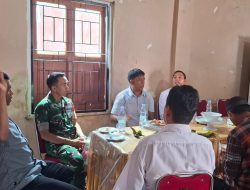 Babinsa Koramil Sibulue Kodim 1407/Bone Jalin Silaturahmi Lewat Komsos Bersama Tokoh Masyarakat Dan Tokoh Agama
