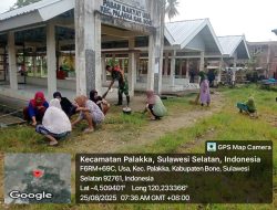BABINSA KORAMIL 1407-21/PALAKKA BERSAMA WARGA LAKSANAKAN KERJA BAKTI DI PASAR DESA USA