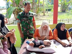 Babinsa Kodim 1407/Bone Koramil 14/Libureng Dampingi Kegiatan Posyandu Di Desa Suwa