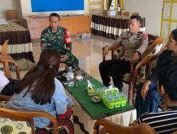 Babinsa Koramil Barebbo Kodim 1407/Bone Laksanakan Komsos Bersama Warga Desa Kading
