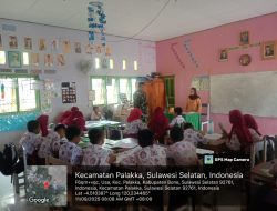 Babinsa Koramil 1407-21/Palakka Laksanakan Pembinaan Wawasan Kebangsaan di Sekolah Desa Binaan