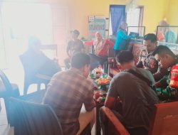 Babinsa Koramil 16/Tonra Dim 1407/Bone Bersama Bhabinkamtibmas Laksanakan Komsos Di Desa Samaenre