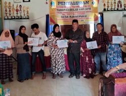 Babinsa Kodim 1407/Bone Koramil 12/Cina Dampingi Pembagian BLT Dana Desa Di Desa Ajangpulu