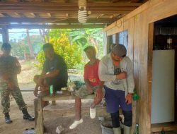 Babinsa Koramil 09/Lapri Kodim 1407/Bone Laksanakan Silaturahmi Sebagai Bagian Dari Komsos Di Desa Walimpong