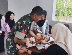Babinsa Kodim 1407/Bone Koramil 09/Lapri Dampingi Kegiatan Posyandu Di Desa Liliriattang