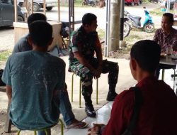 Babinsa Koramil 1407-06/Awangpone Laksanakan Komsos Dengan Warga Dusun Macinna Desa Bulumpare