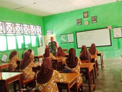 Babinsa Koramil 1407-18/Kajuara Tanamkan Wawasan Kebangsaan Sejak Dini di Sekolah
