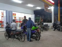 Babinsa Kodim 1407/Bone Rutin Laksanakan Patroli Malam Untuk Jamin Kamtibmas Warga