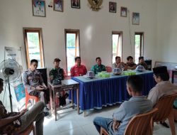 Dukung Swasembada Pangan, Babinsa Koramil 1407-15/Mare Kawal Penyuluhan Pertanian Di Desa Batu Gading