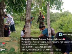 Sinergi Tanpa Batas : Babinsa Koramil 1407-18/Kajuara Gandeng Pelajar Awangtangka Jaga Kebersihan Sekolah