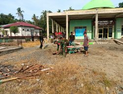Aksi Gotong Royong Babinsa Koramil 06/Awangpone Kodim 1407/Bone Dalam Pembangunan Masjid Nurul Jihad