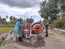 Wujudkan Akses Jalan Yang Kokoh, Babinsa Libureng Bahu Membahu Bangun Talud Di Desa Laburasseng