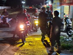Bone Aman Terkendali : Aksi Sigap Babinsa Kodim 1407/Bone Pantau Wilayah Di Sabtu Malam