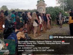 Babinsa Koramil 1407-21/Palakka Ikut Berpatisipasi Kerja Bakti Bersama Warga Di Desa Binaan