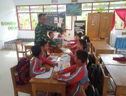 Babinsa Koramil 1407-17/Salomekko Dampingi Penyaluran MBG, Pastikan Standar Gizi Siswa Sekolah Dasar Terjamin