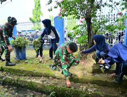 Tuntaskan Amanat Presiden Prabowo, Personel Kodim 1407/Bone Gempur Sampah Di Kawasan Gatot Subroto