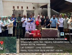 Hadir Di Tengah Duka, Babinsa Koramil 1407-18/Kajuara Kodim Bone Dampingi Penyaluran Bantuan Korban Kebakaran Di Desa Lemo