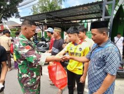 Kodim 1407/Bone Bergerak! Puluhan Paket Nasi Kotak Mendarat Di Masjid Baiturrahman