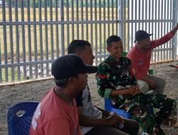 Pastikan Wilayah Kondusif, Babinsa Koramil 1407-16/Tonra Kodim Bone Pantau Situasi Lewat Dialog Warga