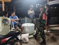 Langkah Preventif TNI : Babinsa Kodim 1407/Bone Siaga Cegah Kriminalitas Di Malam Hari