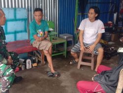 Sambangi Wilayah Tugas, Babinsa Koramil 08/Lamuru Kodim 1407/Bone Laksanakan Komsos Berkelanjutan