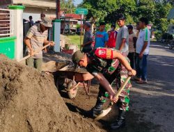 Bahu Membahu Bangun Fasilitas Ibadah, Babinsa Koramil 05/Ulaweng Kodim 1407/Bone Turun Tangan Di Waempubbu