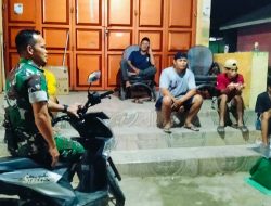 Cegah Kriminalitas, Babinsa Kodim 1407/Bone Perketat Pengawasan Malam Hari