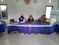 Dukung Kesejahteraan Warga, Babinsa Koramil 03/Cenrana Kodim 1407/Bone Dampingi Sosialisasi Program Keluarga Harapan