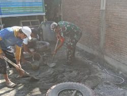 Babinsa Koramil 1407-03/Cenrana Kodim Bone Pastikan Pembangunan Balai Desa Pacubbe Berjalan Lancar Dan Solid