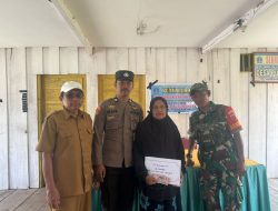 Babinsa Koramil 1407-03/Cenrana Kawal Penyaluran BLT Dana Desa, Pastikan Tepat Sasaran