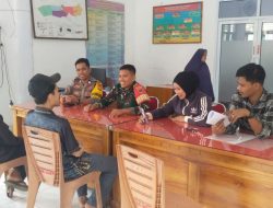 Kompak! Intip Aksi Babinsa Koramil 1407-06/Awangpone Kodim Bone Perkuat Koordinasi Di Kantor Desa Paccing