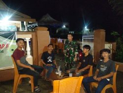 Sentuhan Persuasif Babinsa Kodim 1407/Bone : Ajak Anak Muda Jaga Ketertiban Malam