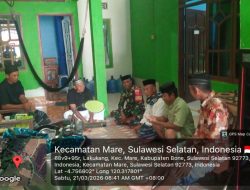 Suasana Lebaran, Babinsa Koramil 15/Mare Tingkatkan Silahturahmi Dengan Metode Komsos Bersama Warga