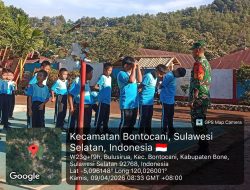 Tingkatkan Kedisiplinan Siswa, Babinsa Koramil 1407-20/Bontocani Kodim Bone Berikan Pelatihan PBB