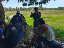 Tingkatkan Sinergitas Di Wilayah Binaan, Babinsa Koramil 1407-13/Sibulue Gelar Komsos Bersama Masyarakat